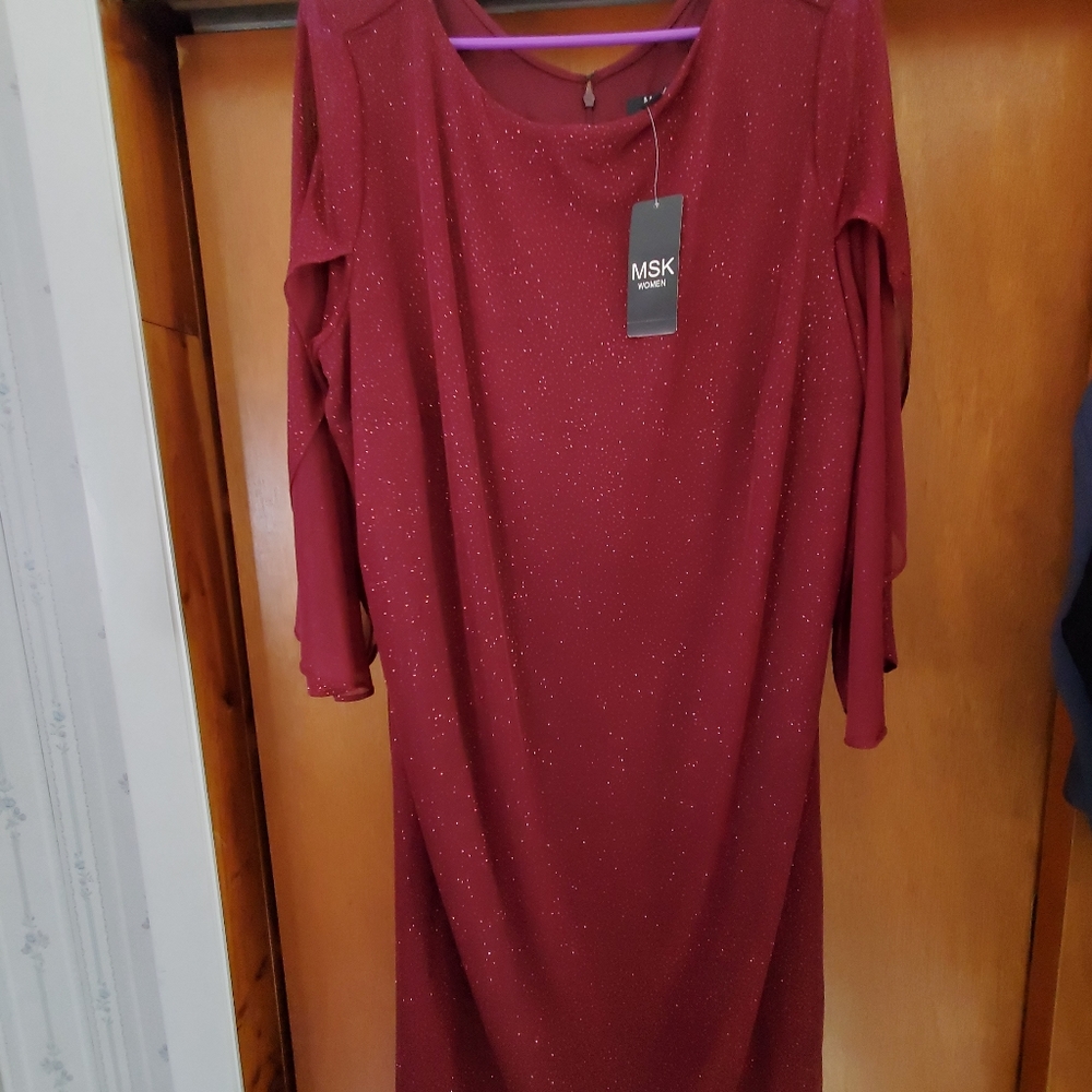 Dress - Picture 7 of 7